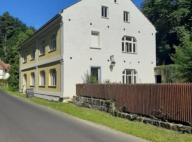 Villa U Studanky *